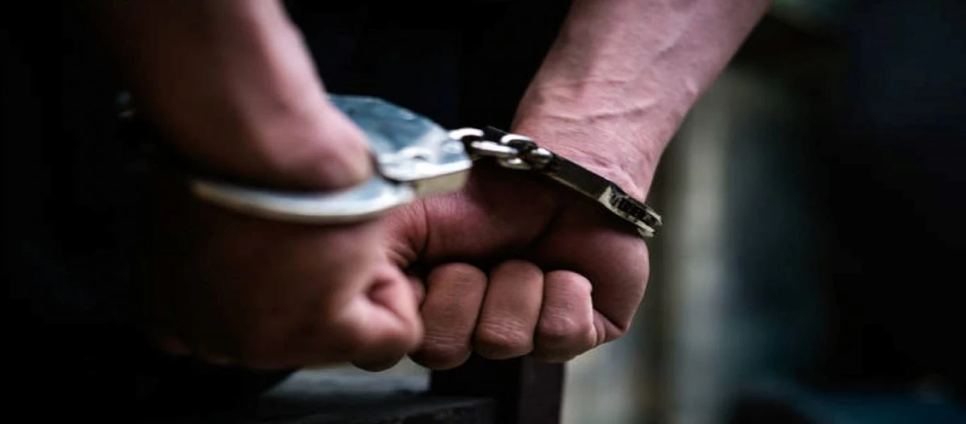 Κρήτη: Χειροπέδες σε συμμορία που έκλεβε σπίτια και... εκκλησίες